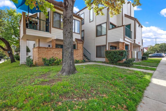 2300 Bamboo Drive N111, Arlington, TX 76006