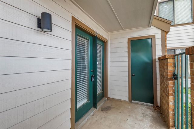 2300 Bamboo Drive N111, Arlington, TX 76006