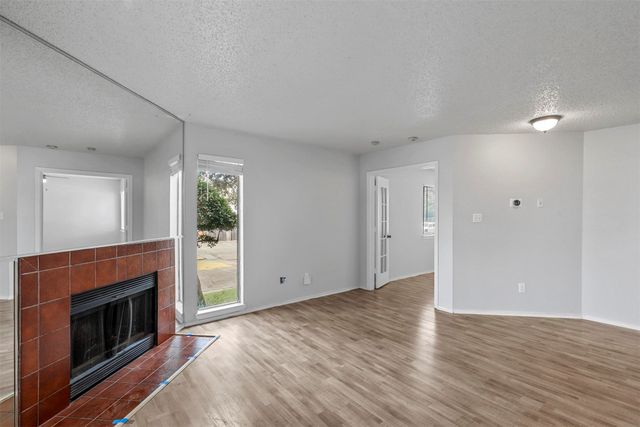 2300 Bamboo Drive N111, Arlington, TX 76006