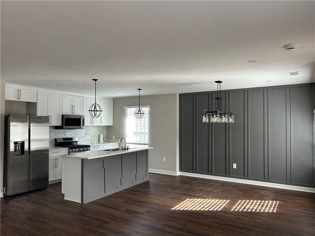 1104 Oak Knoll SE Terrace, Atlanta, GA 30315