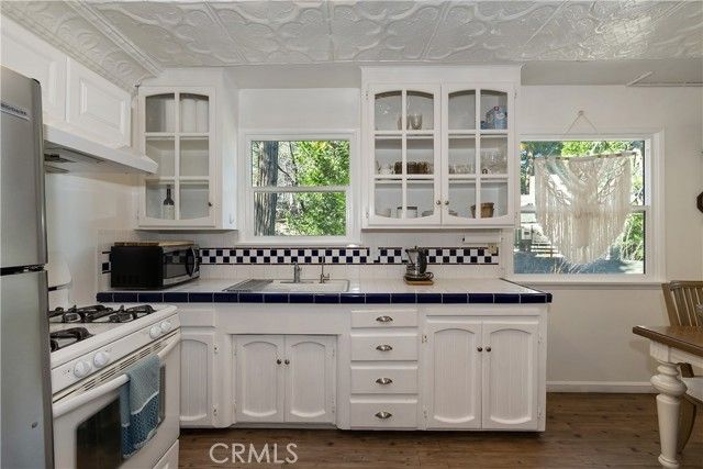 238 Bluebell, Lake Arrowhead, CA 92352