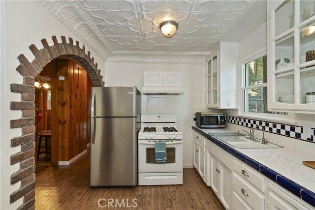 238 Bluebell, Lake Arrowhead, CA 92352