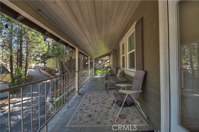 238 Bluebell, Lake Arrowhead, CA 92352