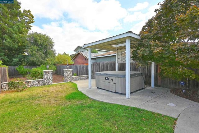 1124 Bush St, Martinez, CA 94553