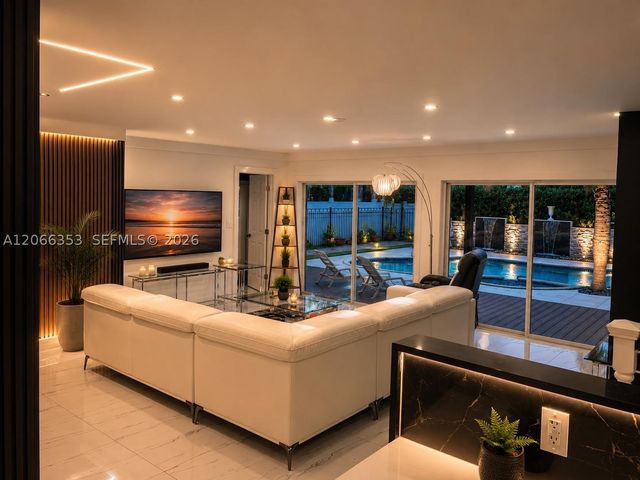 1206 Buchanan St, Hollywood, FL 33019