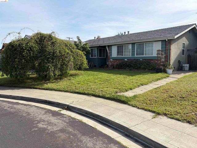 8588 Ardmore Pl, Dublin, CA 94568