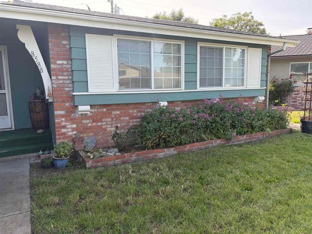 8588 Ardmore Pl, Dublin, CA 94568