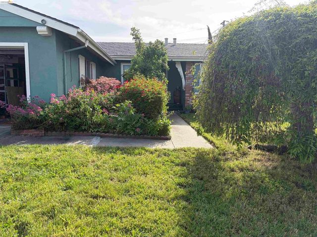 8588 Ardmore Pl, Dublin, CA 94568