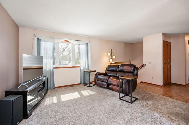 12186 59th Circle NE, Albertville, MN 55301