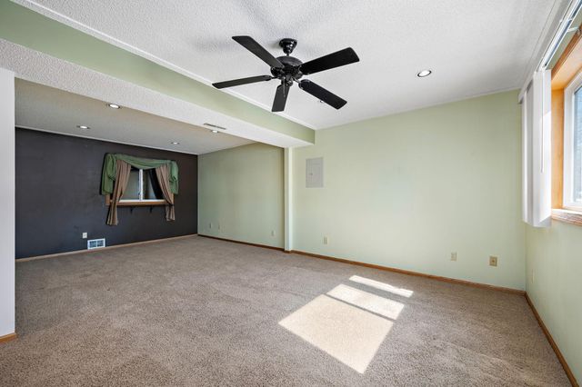 12186 59th Circle NE, Albertville, MN 55301