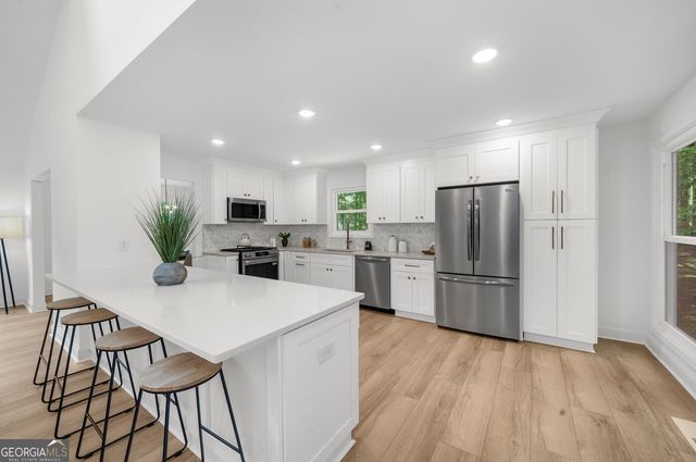926 Allatoona Road, Woodstock, GA 30189