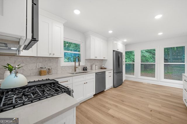 926 Allatoona Road, Woodstock, GA 30189