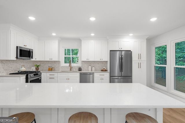 926 Allatoona Road, Woodstock, GA 30189