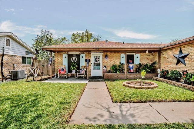 305 Birchwood Dr, Kingsville, TX 78363