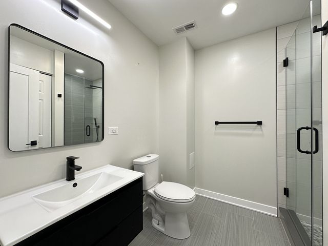 1937 W GRAND Avenue 2, Chicago, IL 60622