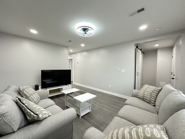 1937 W GRAND Avenue 2, Chicago, IL 60622