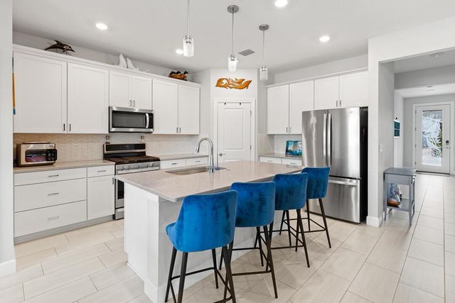 519 SE Villandry Way, Port St Lucie, FL 34984