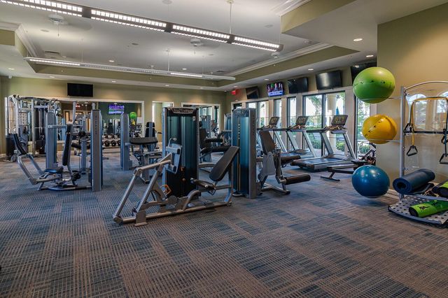 519 SE Villandry Way, Port St Lucie, FL 34984