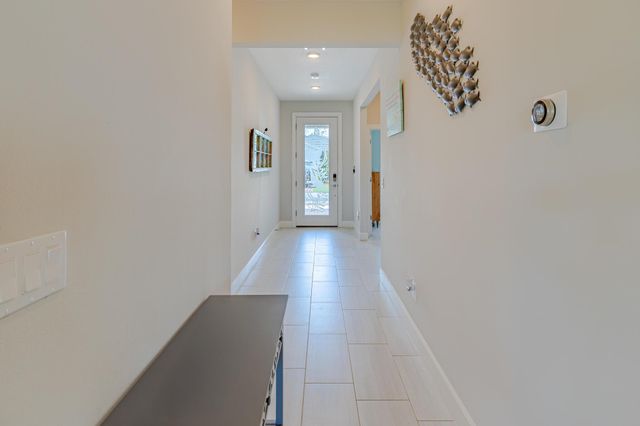 519 SE Villandry Way, Port St Lucie, FL 34984