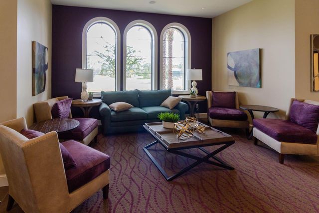 519 SE Villandry Way, Port St Lucie, FL 34984