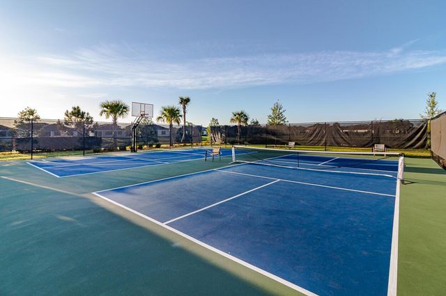 519 SE Villandry Way, Port St Lucie, FL 34984