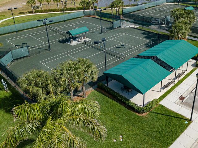 519 SE Villandry Way, Port St Lucie, FL 34984