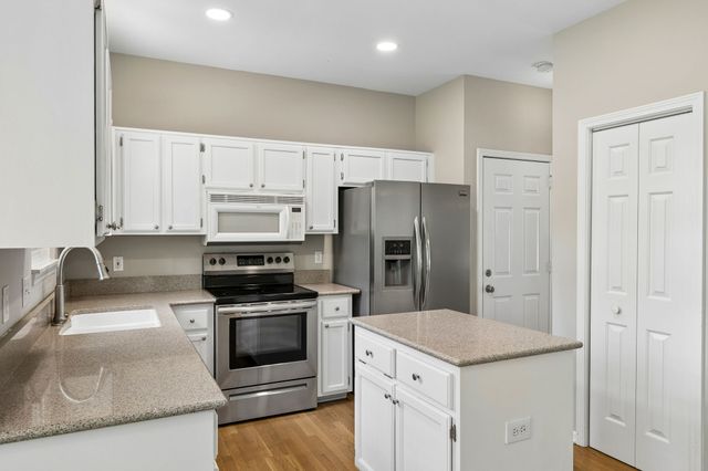 309 Mill Run Cir, Nashville, TN 37221