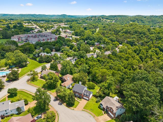 309 Mill Run Cir, Nashville, TN 37221