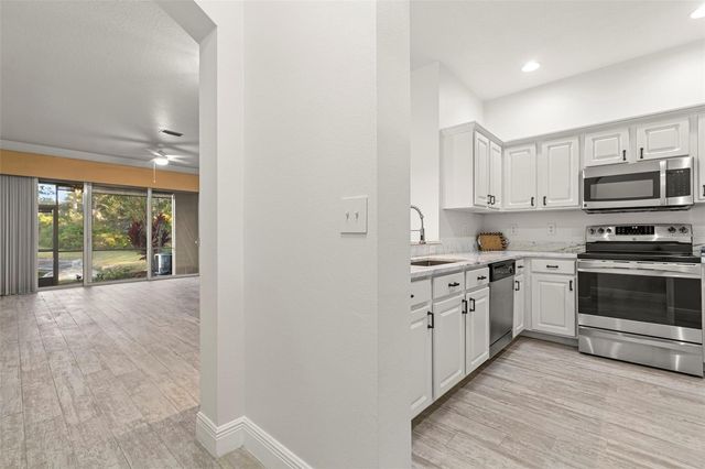 10365 HERON KEY WAY, Tampa, FL 33625