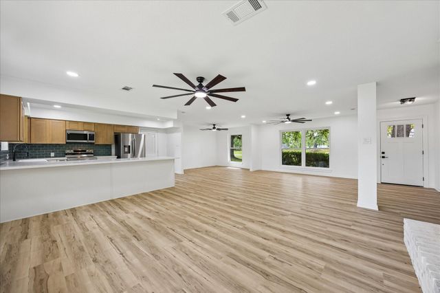 1107 Hallie Street, Sweeny, TX 77480