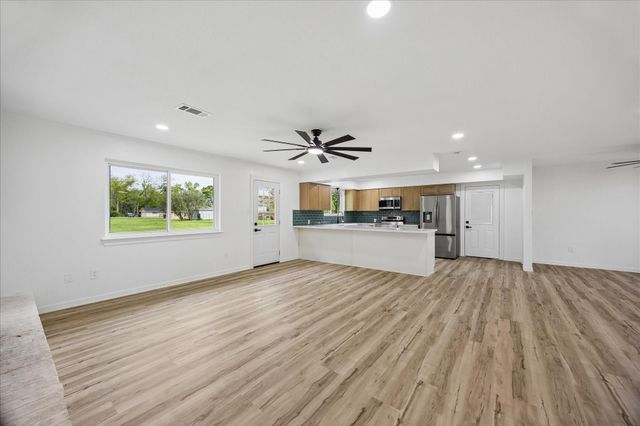1107 Hallie Street, Sweeny, TX 77480