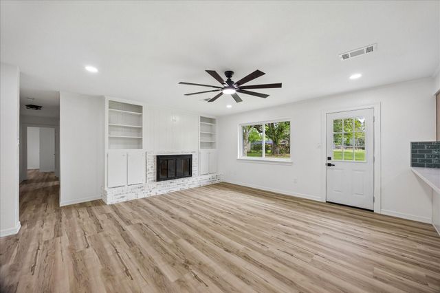 1107 Hallie Street, Sweeny, TX 77480