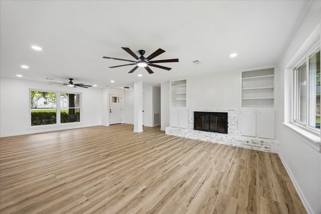 1107 Hallie Street, Sweeny, TX 77480