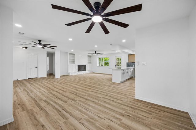 1107 Hallie Street, Sweeny, TX 77480