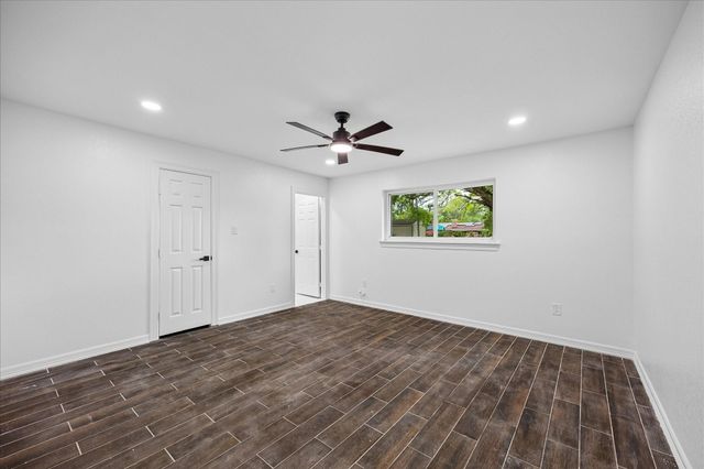 1107 Hallie Street, Sweeny, TX 77480