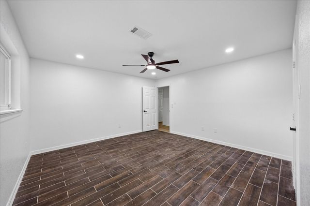 1107 Hallie Street, Sweeny, TX 77480