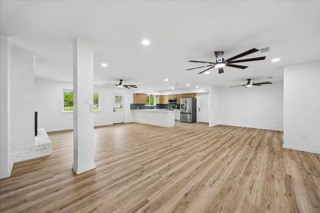 1107 Hallie Street, Sweeny, TX 77480