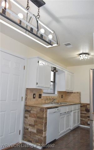 109 W Howard Street, Roland, OK 74954