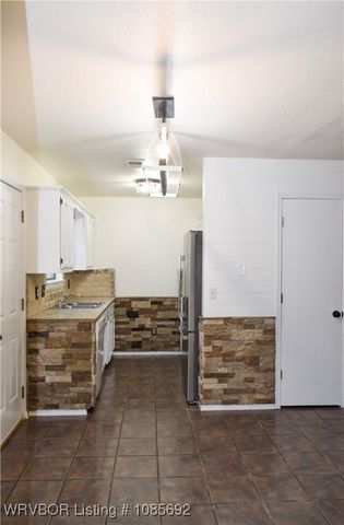 109 W Howard Street, Roland, OK 74954