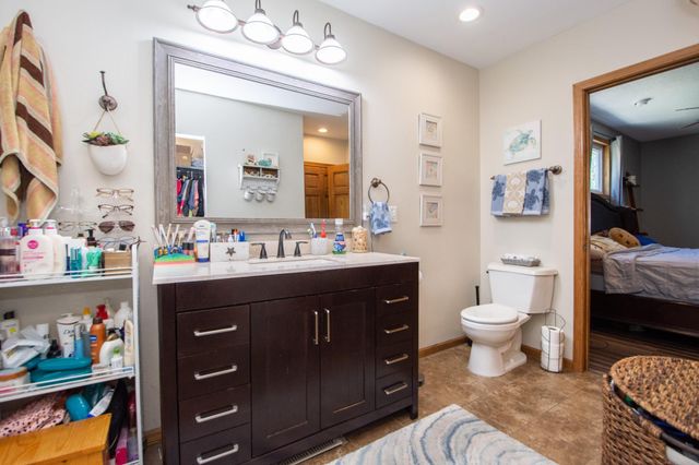 906 14th Street N, Moorhead, MN 56560