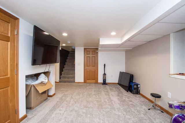 906 14th Street N, Moorhead, MN 56560