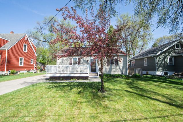 906 14th Street N, Moorhead, MN 56560