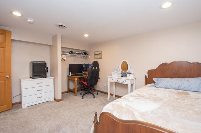 906 14th Street N, Moorhead, MN 56560