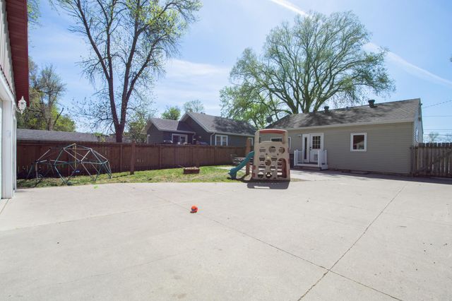 906 14th Street N, Moorhead, MN 56560