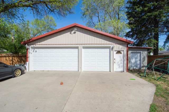 906 14th Street N, Moorhead, MN 56560