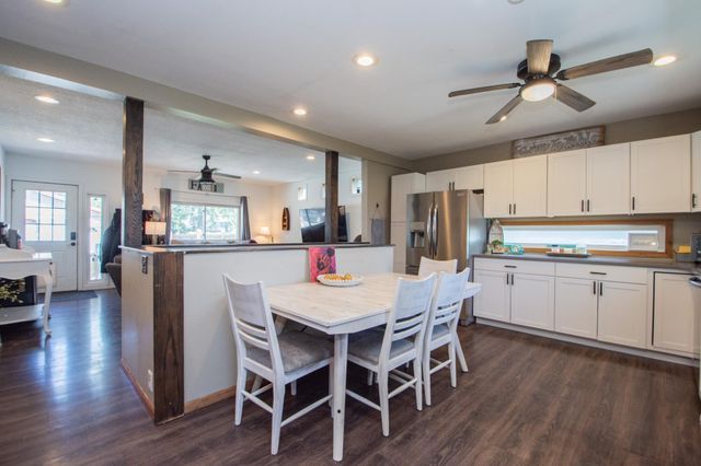 906 14th Street N, Moorhead, MN 56560