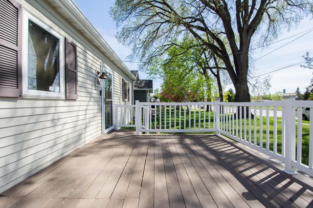 906 14th Street N, Moorhead, MN 56560