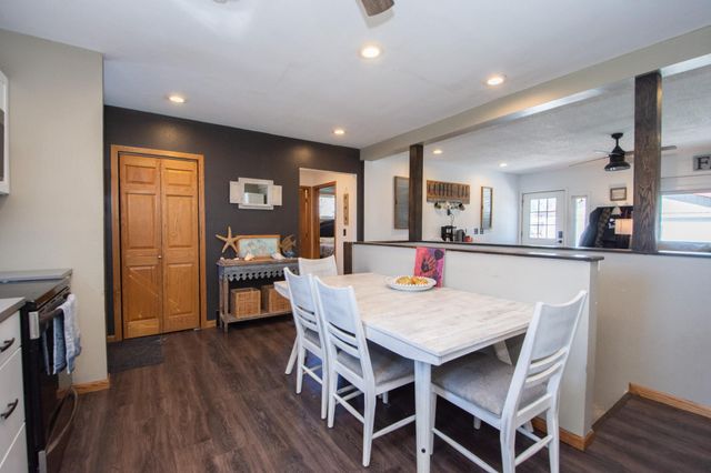 906 14th Street N, Moorhead, MN 56560