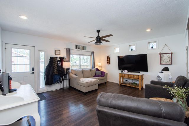 906 14th Street N, Moorhead, MN 56560