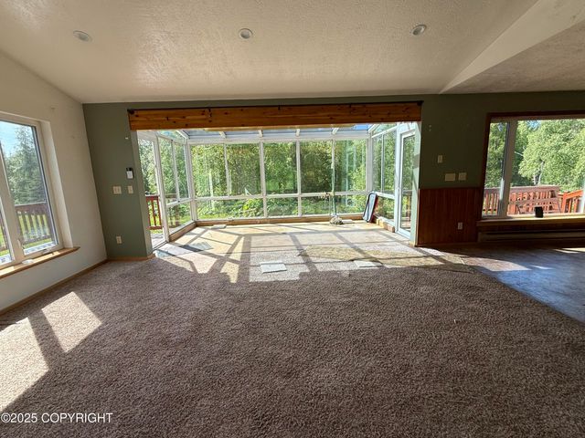 9810 N Runyon Circle, Palmer, AK 99645